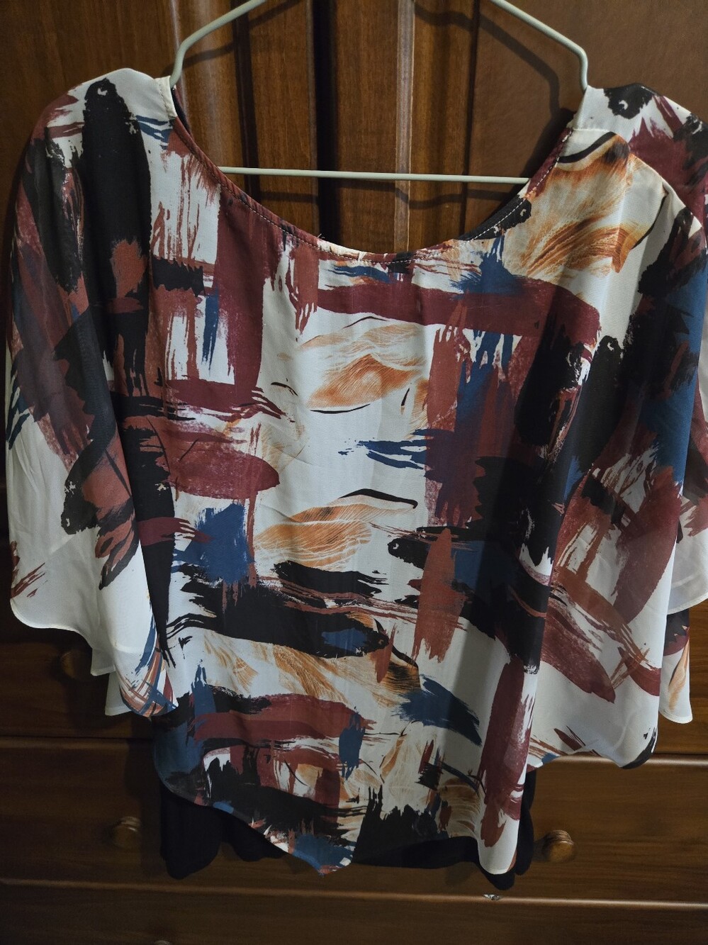 Abstract Brushstroke Print Women's Top in White and Rust